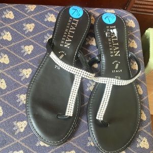 NWOT Italian Shoemakers rhinestone studded thong size 7.5